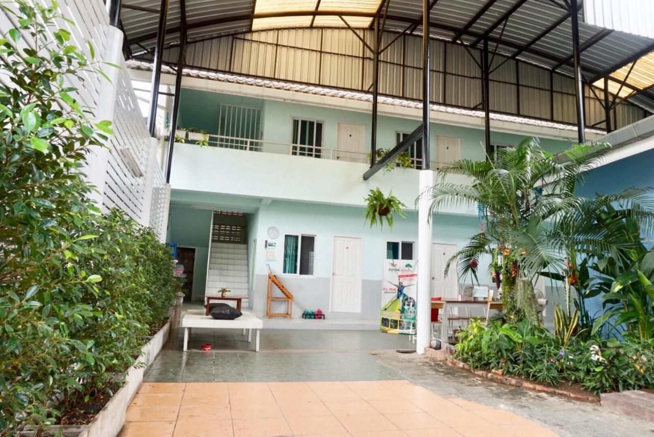 Chongrak Guesthouse Chiang Mai Zewnętrze zdjęcie